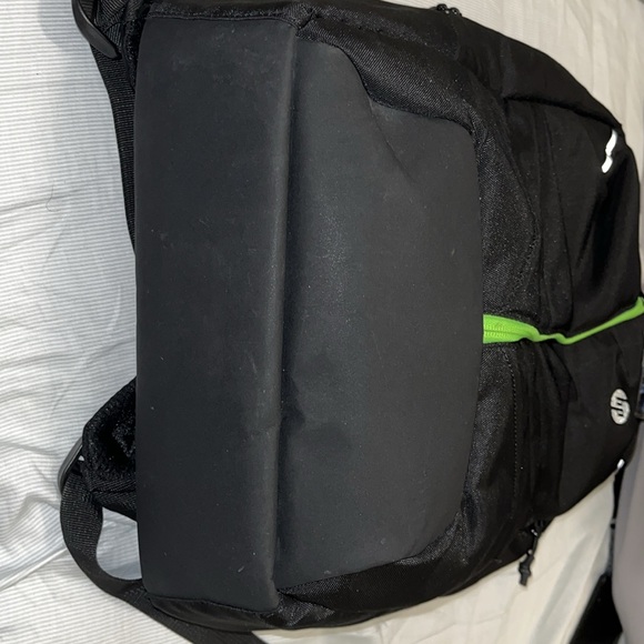 HP Smart Black Backpack - Picture 3 of 6